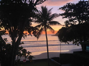 Casa em Ubatuba na praia das Toninhas pé na areia